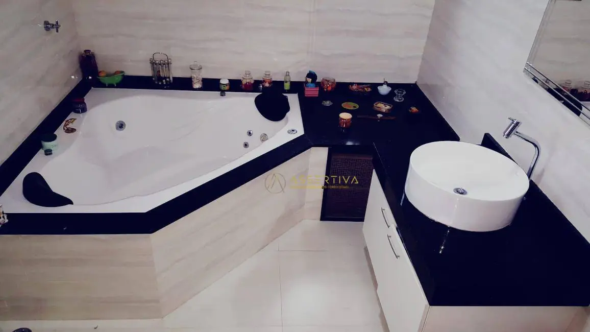 Foto 5 de Casa de Condomínio com 5 quartos à venda, 688m2 em Bertioga - SP