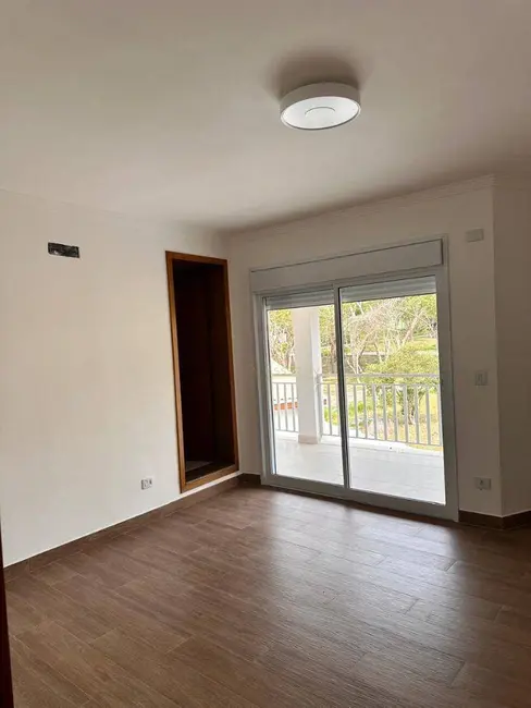 Casa de Condomínio com 4 quartos à venda, 1000m2 em Guararema - SP - imagem 5 Foto 5 de Casa de Condomínio com 4 quartos à venda, 1000m2 em Guararema - SP