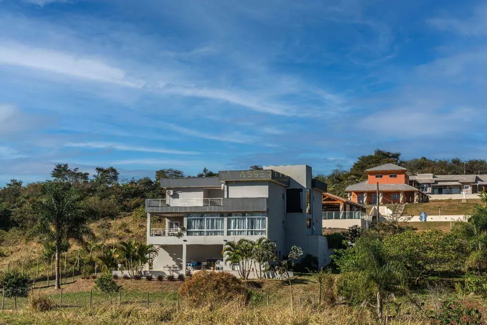 Casa de Condomínio com 4 quartos à venda e para alugar, 1550m2 em Cacapava - SP - imagem 5 Foto 5 de Casa de Condomínio com 4 quartos à venda e para alugar, 1550m2 em Cacapava - SP