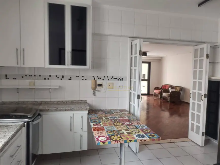 Apartamento com 4 quartos à venda e para alugar, 144m2 em Sao Jose Dos Campos - SP - imagem 6 Foto 6 de Apartamento com 4 quartos à venda e para alugar, 144m2 em Sao Jose Dos Campos - SP