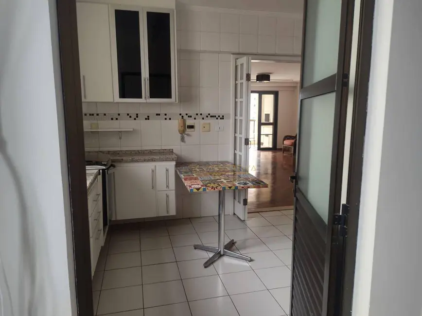 Apartamento com 4 quartos à venda e para alugar, 144m2 em Sao Jose Dos Campos - SP - imagem 5 Foto 5 de Apartamento com 4 quartos à venda e para alugar, 144m2 em Sao Jose Dos Campos - SP