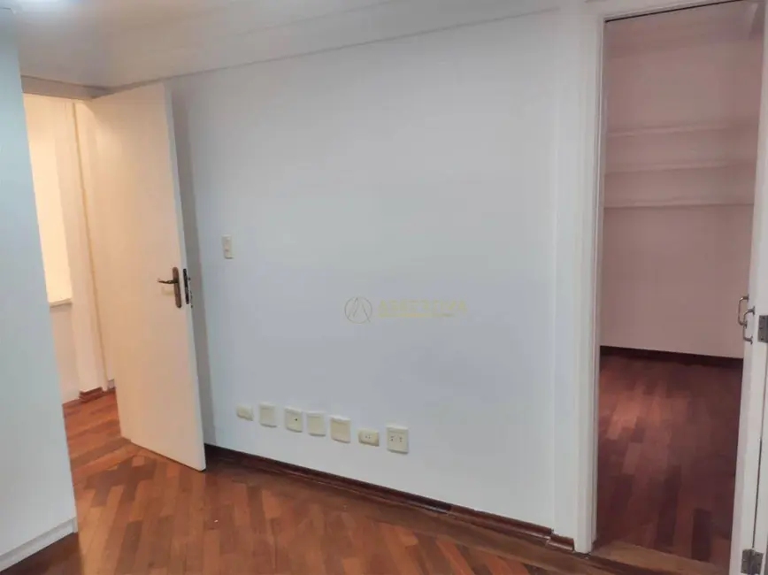 Apartamento com 4 quartos à venda e para alugar, 144m2 em Sao Jose Dos Campos - SP - imagem 8 Foto 8 de Apartamento com 4 quartos à venda e para alugar, 144m2 em Sao Jose Dos Campos - SP