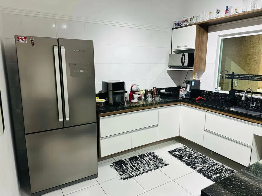 Casa de Condomínio com 4 quartos à venda, 170m2 em Jardim Santa Maria, Jacarei - SP - imagem 4 Foto 4 de Casa de Condomínio com 4 quartos à venda, 170m2 em Jardim Santa Maria, Jacarei - SP