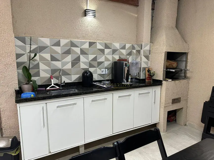 Casa de Condomínio com 4 quartos à venda, 170m2 em Jardim Santa Maria, Jacarei - SP - imagem 1 Foto 1 de Casa de Condomínio com 4 quartos à venda, 170m2 em Jardim Santa Maria, Jacarei - SP