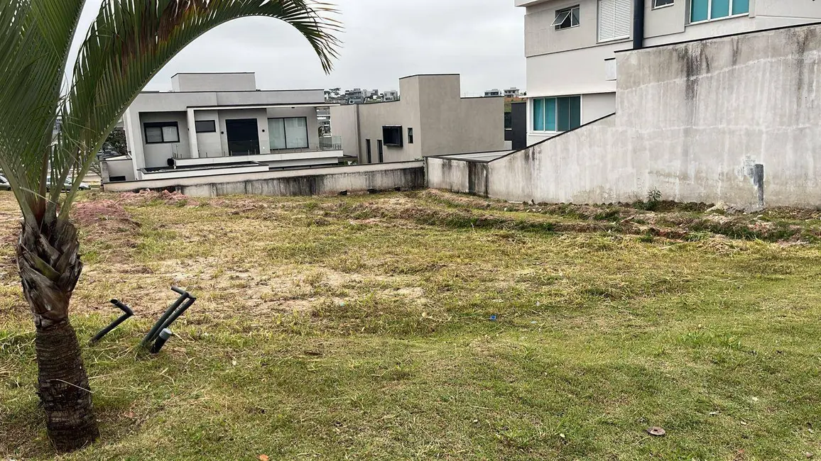 Foto 1 de Terreno / Lote à venda, 451m2 em Sao Jose Dos Campos - SP