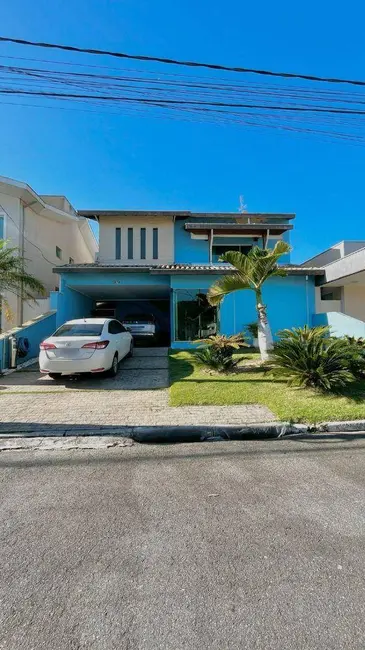 Foto 1 de Casa de Condomínio com 3 quartos à venda, 300m2 em Tremembe - SP