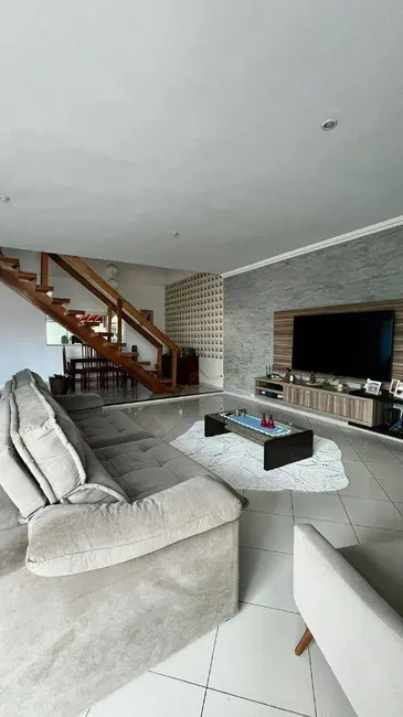 Foto 2 de Casa de Condomínio com 3 quartos à venda, 300m2 em Tremembe - SP