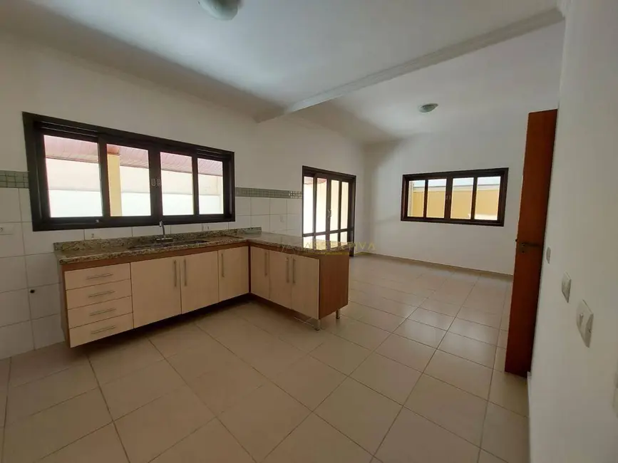 Casa de Condomínio com 3 quartos à venda, 300m2 em Sao Jose Dos Campos - SP - imagem 8 Foto 8 de Casa de Condomínio com 3 quartos à venda, 300m2 em Sao Jose Dos Campos - SP