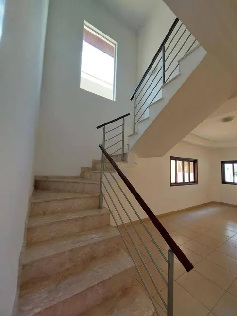 Casa de Condomínio com 3 quartos à venda, 300m2 em Sao Jose Dos Campos - SP - imagem 3 Foto 3 de Casa de Condomínio com 3 quartos à venda, 300m2 em Sao Jose Dos Campos - SP