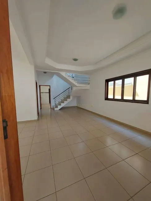 Casa de Condomínio com 3 quartos à venda, 300m2 em Sao Jose Dos Campos - SP - imagem 2 Foto 2 de Casa de Condomínio com 3 quartos à venda, 300m2 em Sao Jose Dos Campos - SP