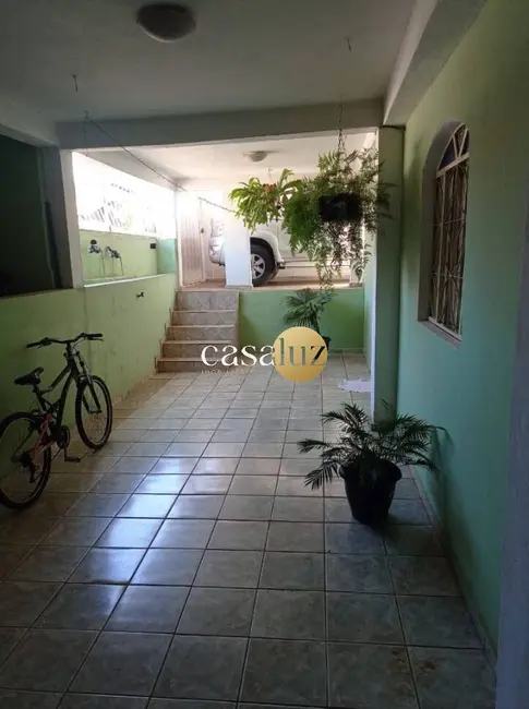 Foto 3 de Casa com 3 quartos à venda, 360m2 em Centro, Sarzedo - MG