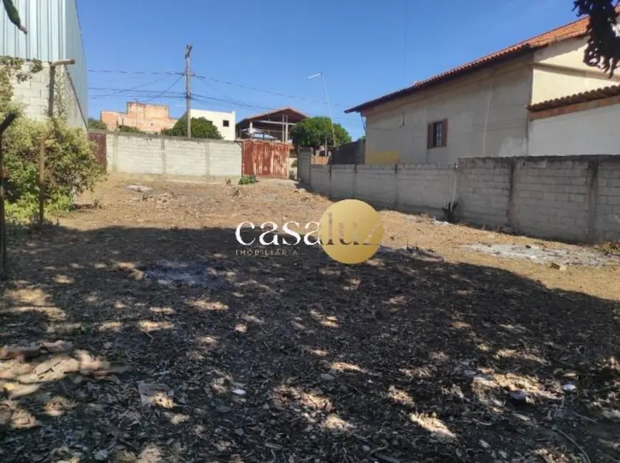 Foto 1 de Terreno / Lote à venda, 360m2 em Sarzedo - MG