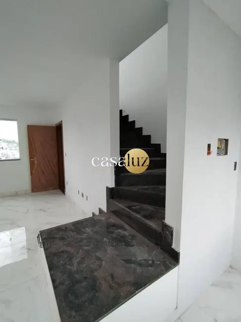 Foto 2 de Cobertura com 3 quartos à venda, 115m2 em Sarzedo - MG