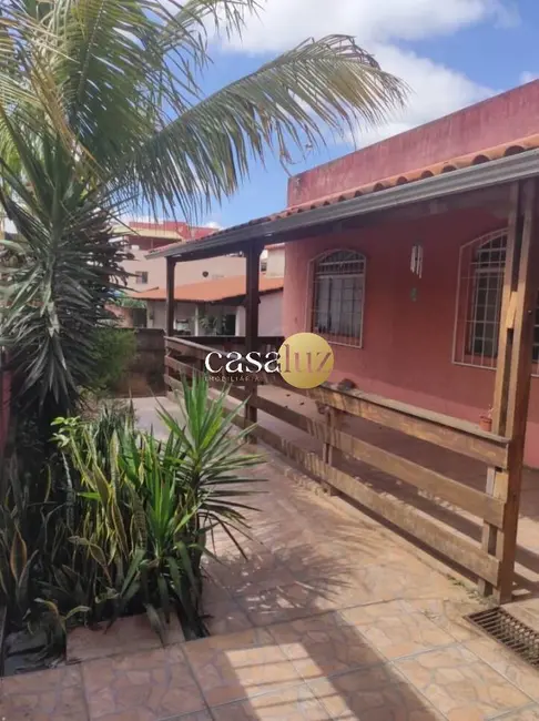 Foto 1 de Casa com 3 quartos à venda, 116m2 em Sarzedo - MG