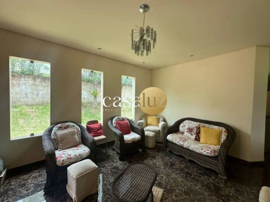 Foto 2 de Casa com 4 quartos à venda, 277m2 em Mario Campos - MG