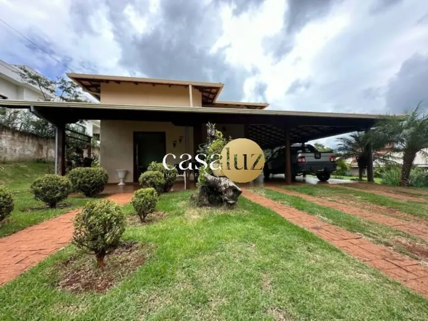 Foto 1 de Casa com 4 quartos à venda, 277m2 em Mario Campos - MG