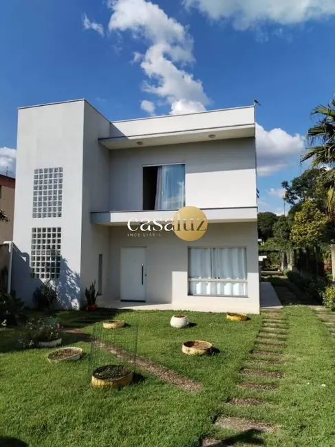 Foto 1 de Casa com 3 quartos à venda, 200m2 em Vila Satélite, Sarzedo - MG