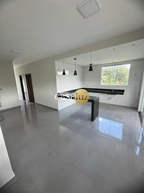 Foto 2 de Casa com 3 quartos à venda, 300m2 em Mateus Leme - MG