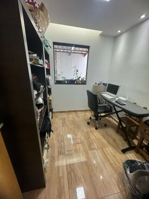 Foto 6 de Casa com 3 quartos à venda em Sarzedo - MG