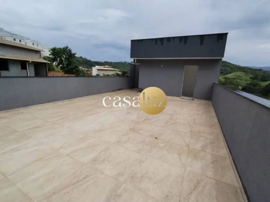 Foto 1 de Cobertura com 3 quartos à venda, 115m2 em Sarzedo - MG
