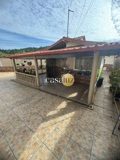 Foto 1 de Casa com 3 quartos à venda, 320m2 em Sarzedo - MG