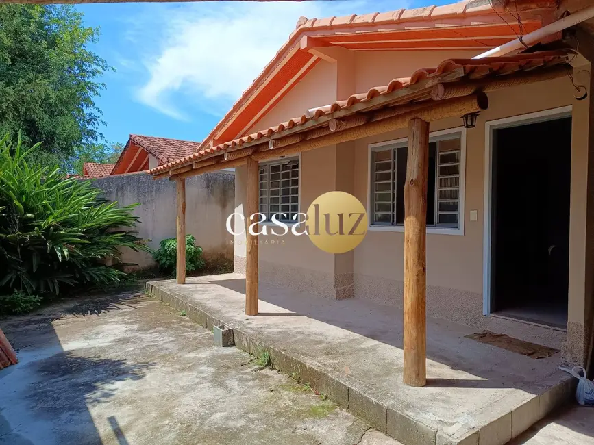 Foto 1 de Casa com 3 quartos à venda, 250m2 em Sarzedo - MG