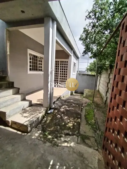Foto 1 de Casa com 4 quartos à venda, 130m2 em Sarzedo - MG