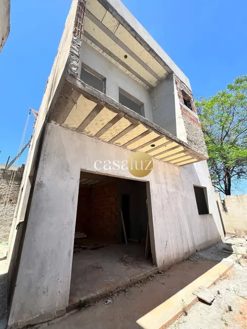 Casa com 3 quartos à venda, 120m2 em Sarzedo - MG - imagem 1 Foto 1 de Casa com 3 quartos à venda, 120m2 em Sarzedo - MG
