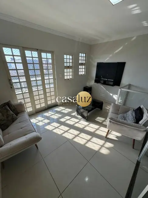 Foto 6 de Casa com 4 quartos à venda, 189m2 em Sarzedo - MG