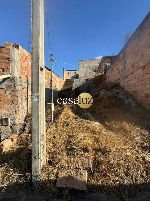 Foto 1 de Terreno / Lote à venda, 112m2 em Sarzedo - MG