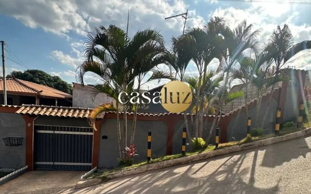 Foto 1 de Casa com 3 quartos à venda, 210m2 em Sarzedo - MG