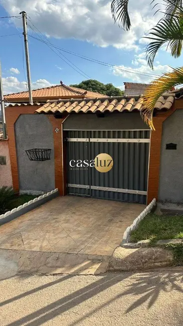 Foto 3 de Casa com 3 quartos à venda, 210m2 em Sarzedo - MG