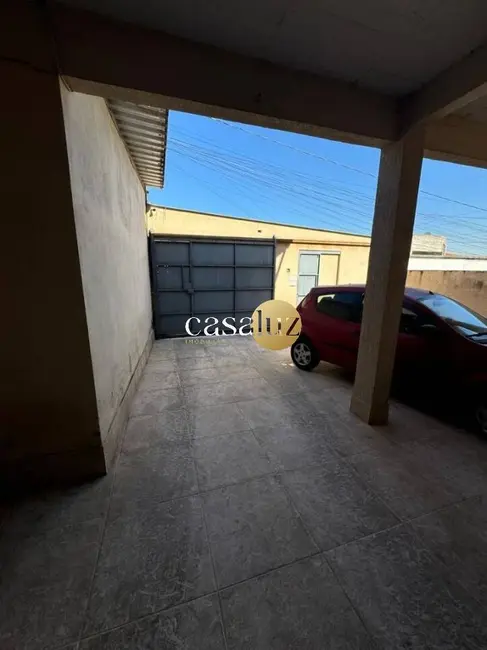 Casa com 4 quartos à venda, 180m2 em São Pedro, Ibirite - MG - imagem 3 Foto 3 de Casa com 4 quartos à venda, 180m2 em São Pedro, Ibirite - MG