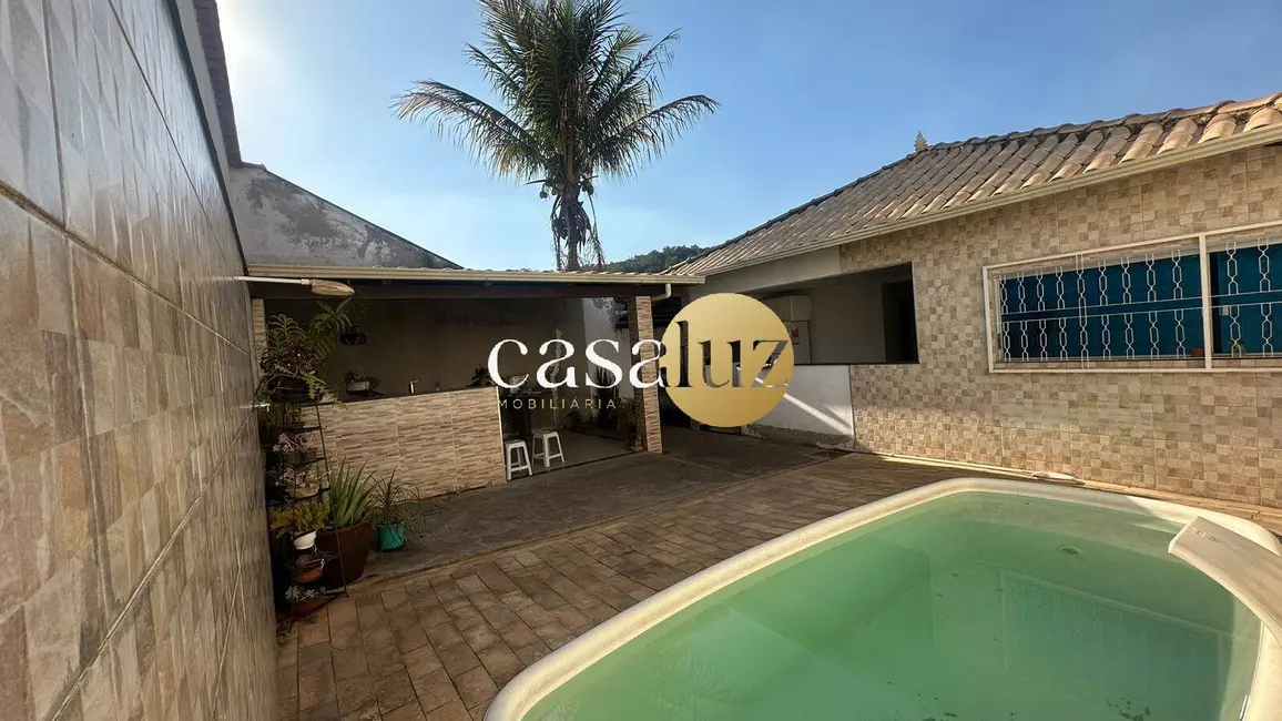 Foto 1 de Casa com 3 quartos à venda, 266m2 em Sarzedo - MG