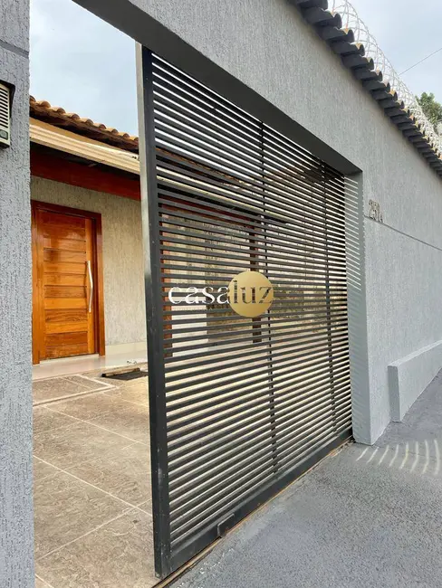 Foto 2 de Casa com 3 quartos à venda, 200m2 em Sarzedo - MG