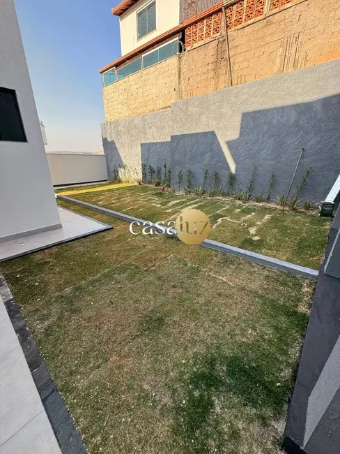 Foto 8 de Casa com 3 quartos à venda, 360m2 em Sarzedo - MG