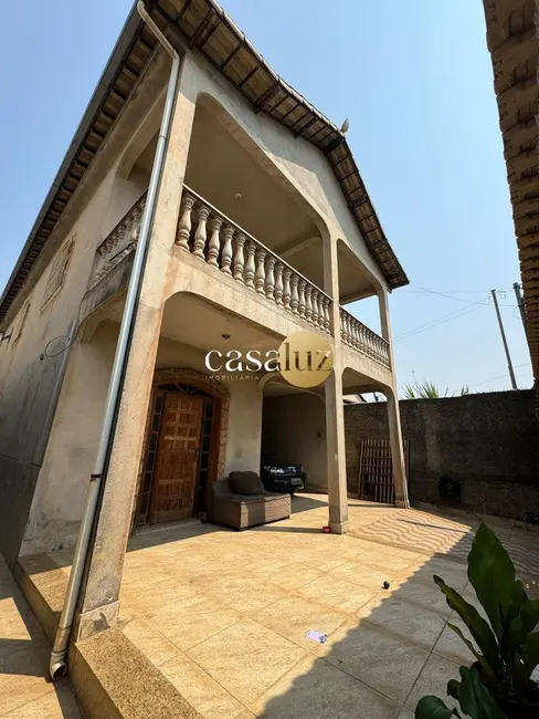 Foto 1 de Casa com 5 quartos à venda, 250m2 em Sarzedo - MG