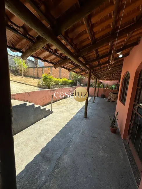 Casa com 3 quartos à venda, 456m2 em Ibirite - MG - imagem 2 Foto 2 de Casa com 3 quartos à venda, 456m2 em Ibirite - MG