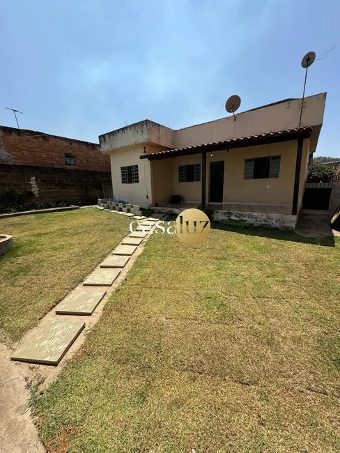 Foto 1 de Casa com 2 quartos à venda, 360m2 em Sarzedo - MG