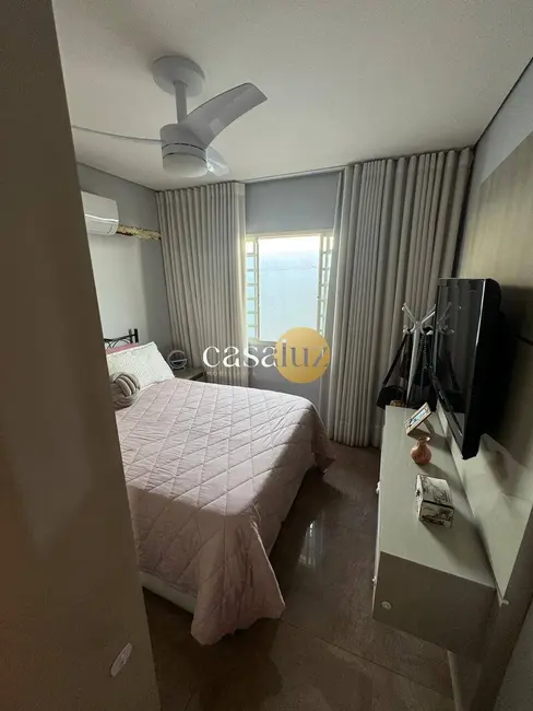 Casa com 3 quartos à venda, 231m2 em Sarzedo - MG - imagem 8 Foto 8 de Casa com 3 quartos à venda, 231m2 em Sarzedo - MG