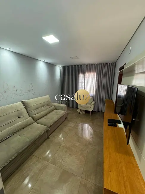 Casa com 3 quartos à venda, 231m2 em Sarzedo - MG - imagem 5 Foto 5 de Casa com 3 quartos à venda, 231m2 em Sarzedo - MG