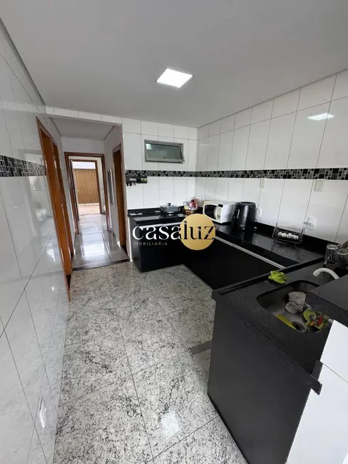 Foto 8 de Casa com 3 quartos à venda, 360m2 em Sarzedo - MG