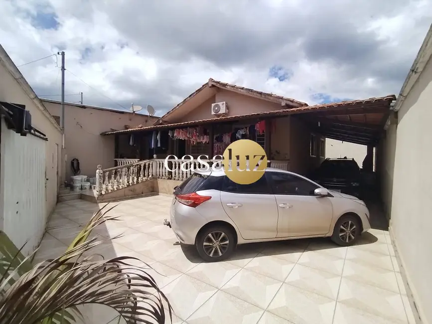 Foto 1 de Casa com 3 quartos à venda, 308m2 em Sarzedo - MG