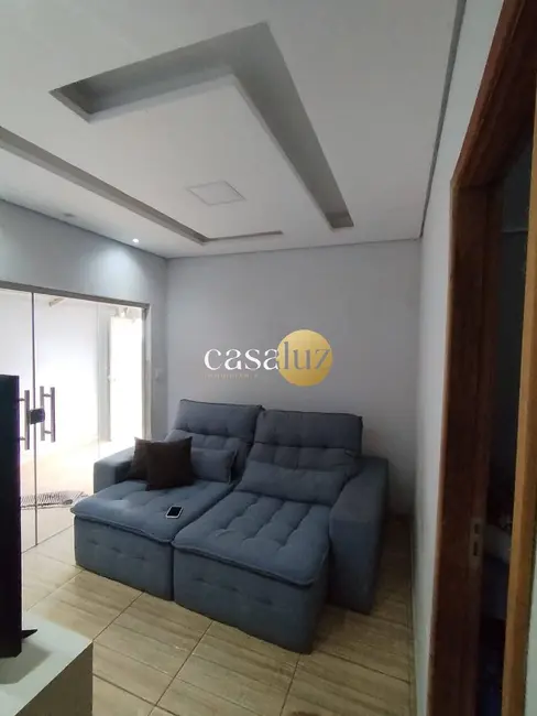 Foto 2 de Casa com 2 quartos à venda, 300m2 em Sarzedo - MG