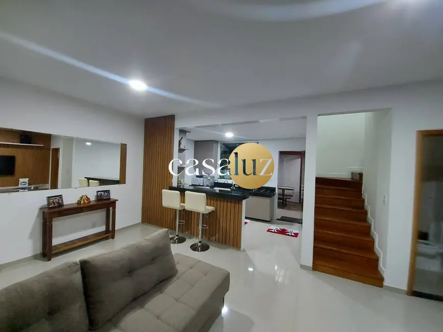 Foto 2 de Casa com 2 quartos à venda, 149m2 em Sarzedo - MG