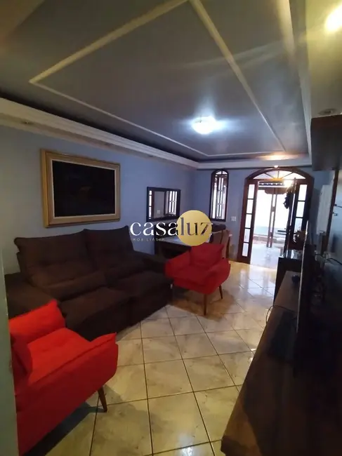 Foto 1 de Casa com 3 quartos à venda, 243m2 em Sarzedo - MG