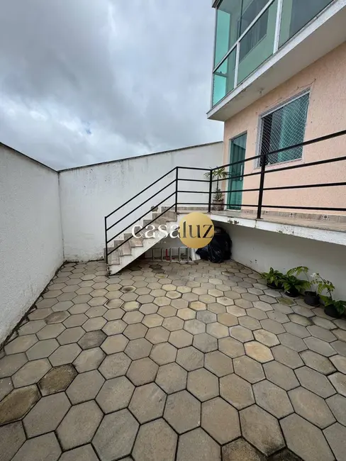 Foto 2 de Casa com 3 quartos à venda, 121848m2 em Sarzedo - MG
