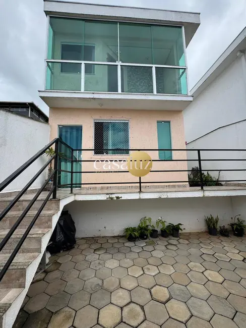 Foto 1 de Casa com 3 quartos à venda, 121848m2 em Sarzedo - MG