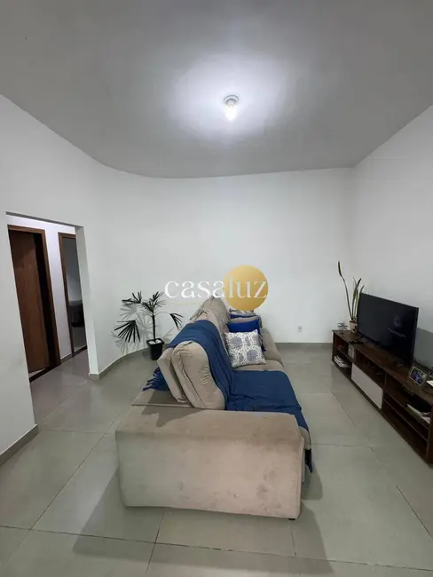Foto 1 de Casa com 3 quartos à venda, 250m2 em Sarzedo - MG