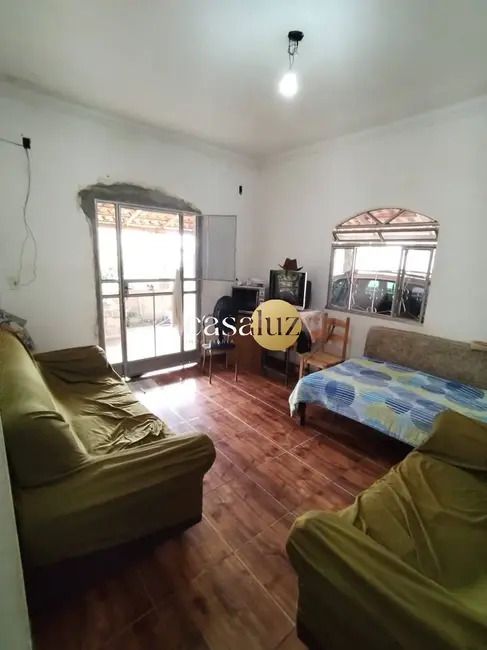 Foto 2 de Casa com 2 quartos à venda, 360m2 em Sarzedo - MG